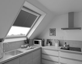 Moderne Dachfenster Küchen Jalousie für Roto, Velux, Fakro und mehr